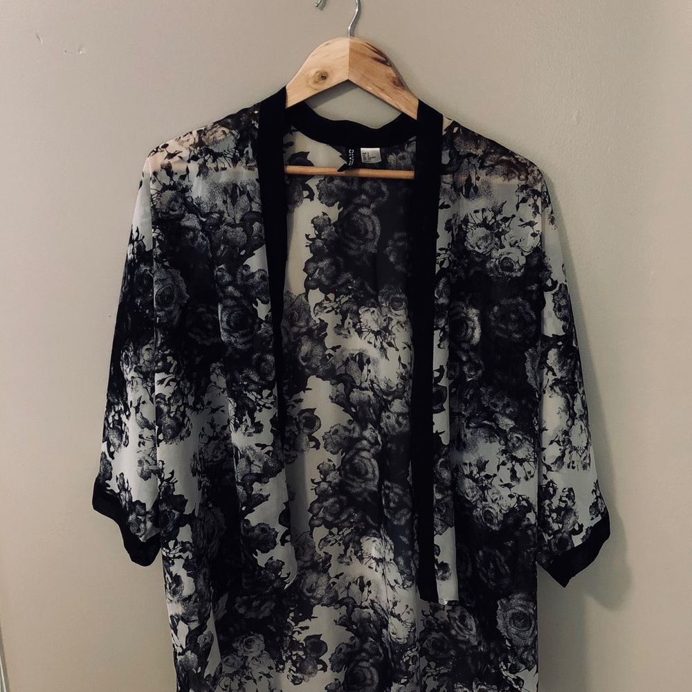 Black and white sheer rose kimono